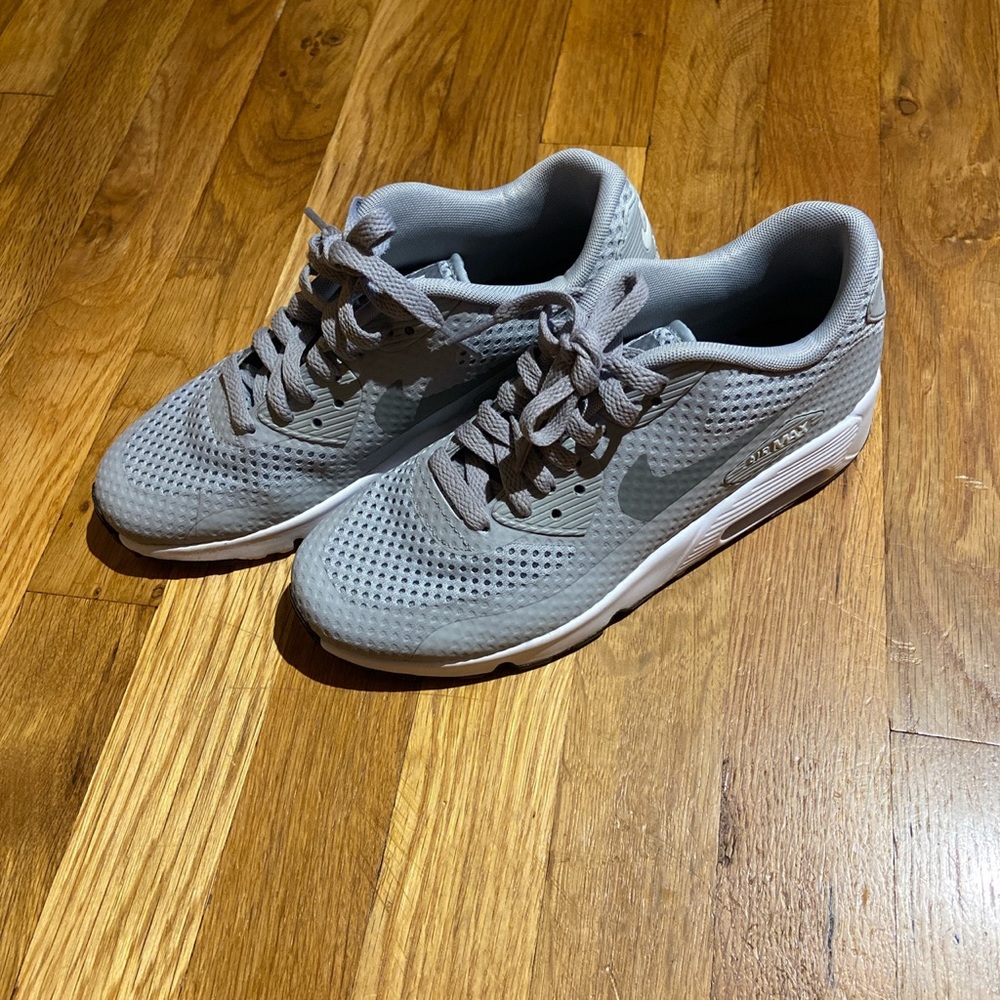 BRAND NEW Nike air max